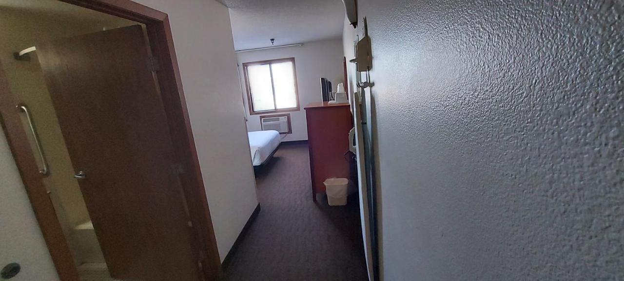Days Inn By Wyndham Willmar מראה חיצוני תמונה