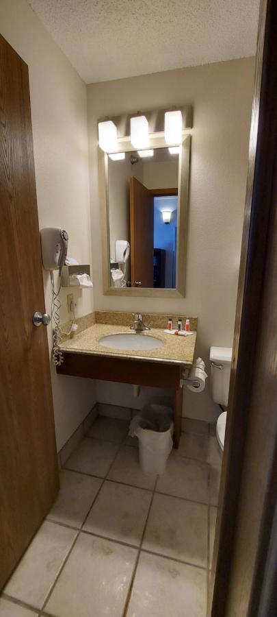 Days Inn By Wyndham Willmar מראה חיצוני תמונה