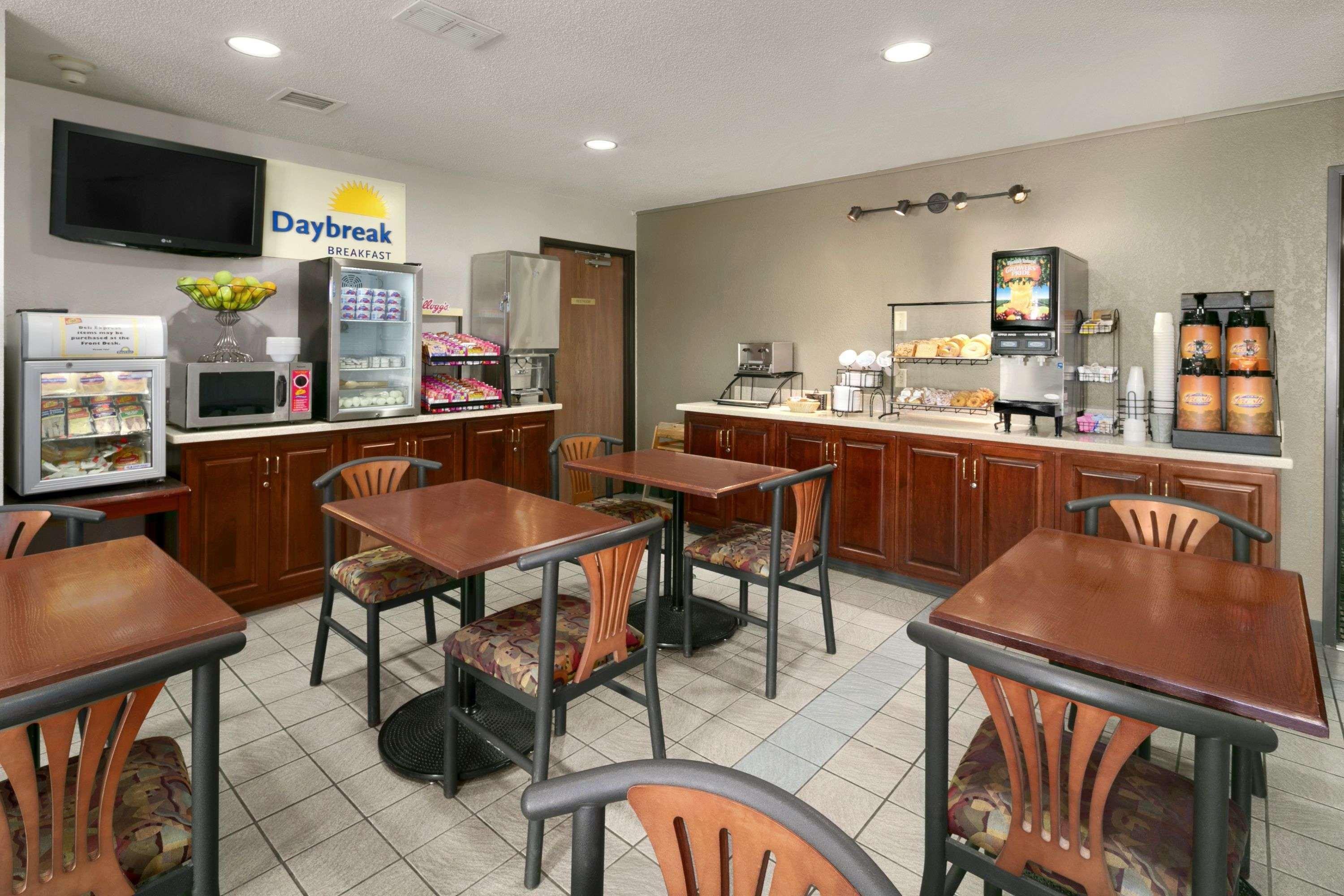 Days Inn By Wyndham Willmar מראה חיצוני תמונה